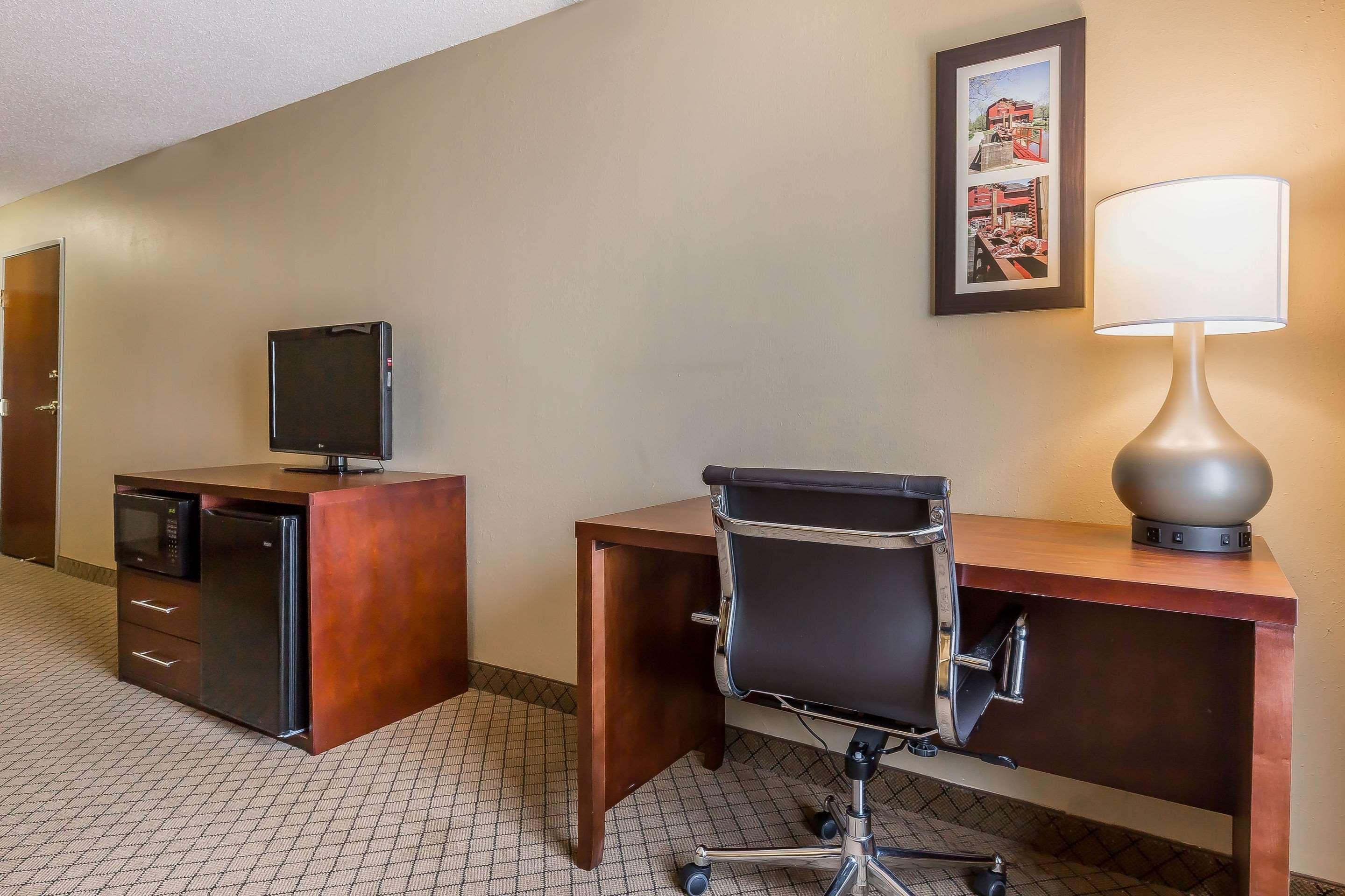 Comfort Inn & Suites Mishawaka-South Bend Exterior foto